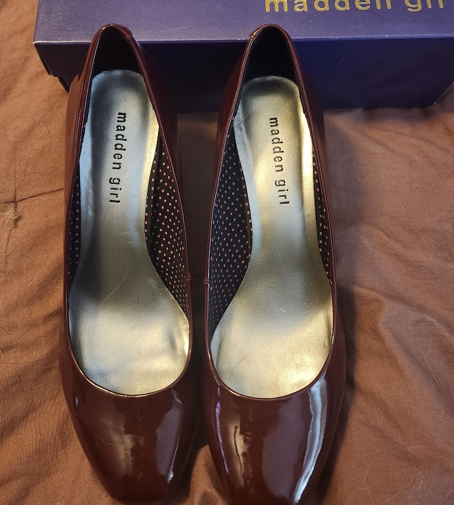 Steve Madden Getta Platform Pumps - Size 9 1/2 Wine